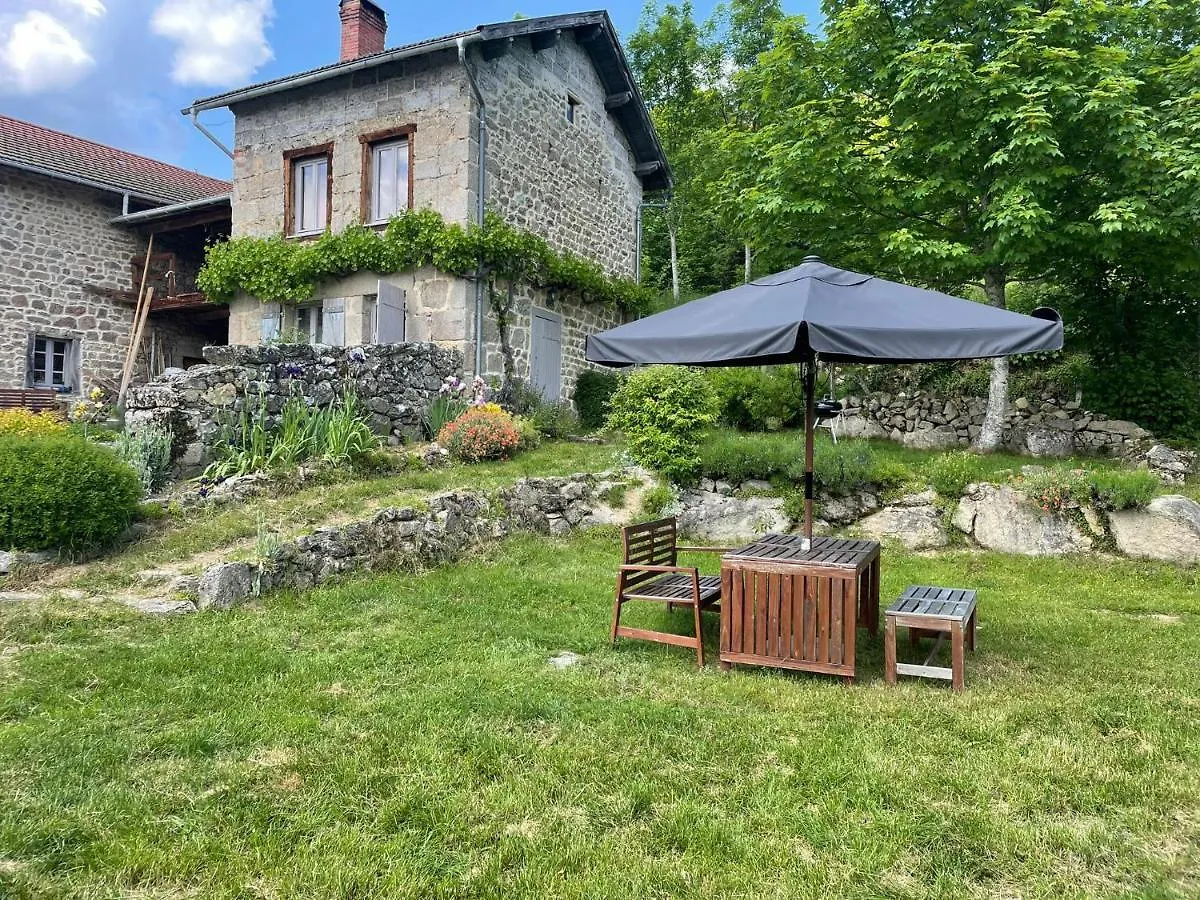 Hébergement de vacances Superbe gîte Laugy dans les montagnes d'Ambert Valcivieres France